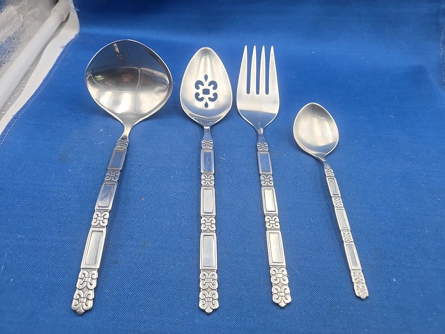 Lot of 4 Oneida MADRID NO-BLACK Stainless Serving Pieces