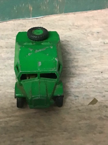 Vintage Dinky Toys 688 Light green Army Field Artillery Tractor - Picture 5 of 6