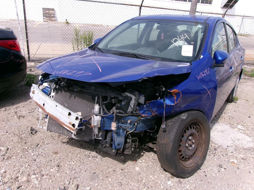 Used Left Sun Visor fits: 2017 Nissan Versa without illumination without sunroof Foto 2 de 4