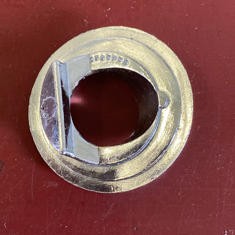 BISEL ANTENA 2580403 PIEZA PARA CHRYSLER NEWPORT 300 NEW YORKER 1965 1966 Foto 4 de 4