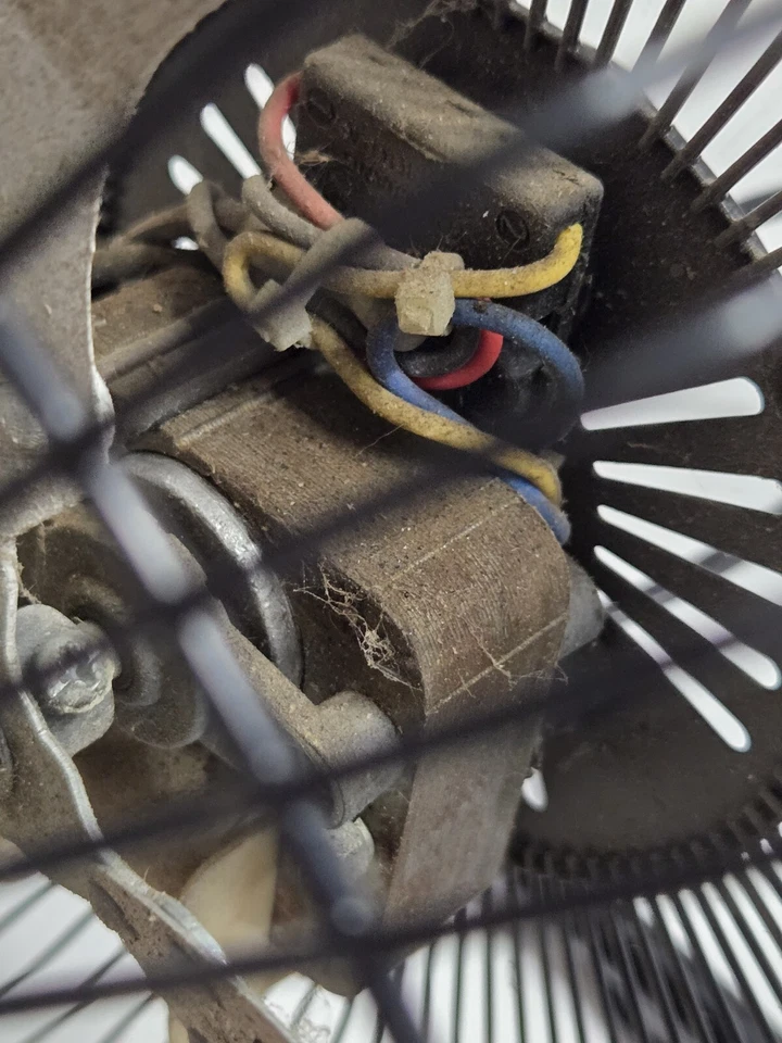 Ventilador Circulador de Aire Compacto WESTPOINTE 11 Pulgadas, 3 Velocidades, Inclinación Ajustable, Negro Foto 4 de 4