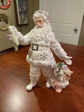 Lenox Platinum Classics - Santa  s Christmas Magic 9  Tall
