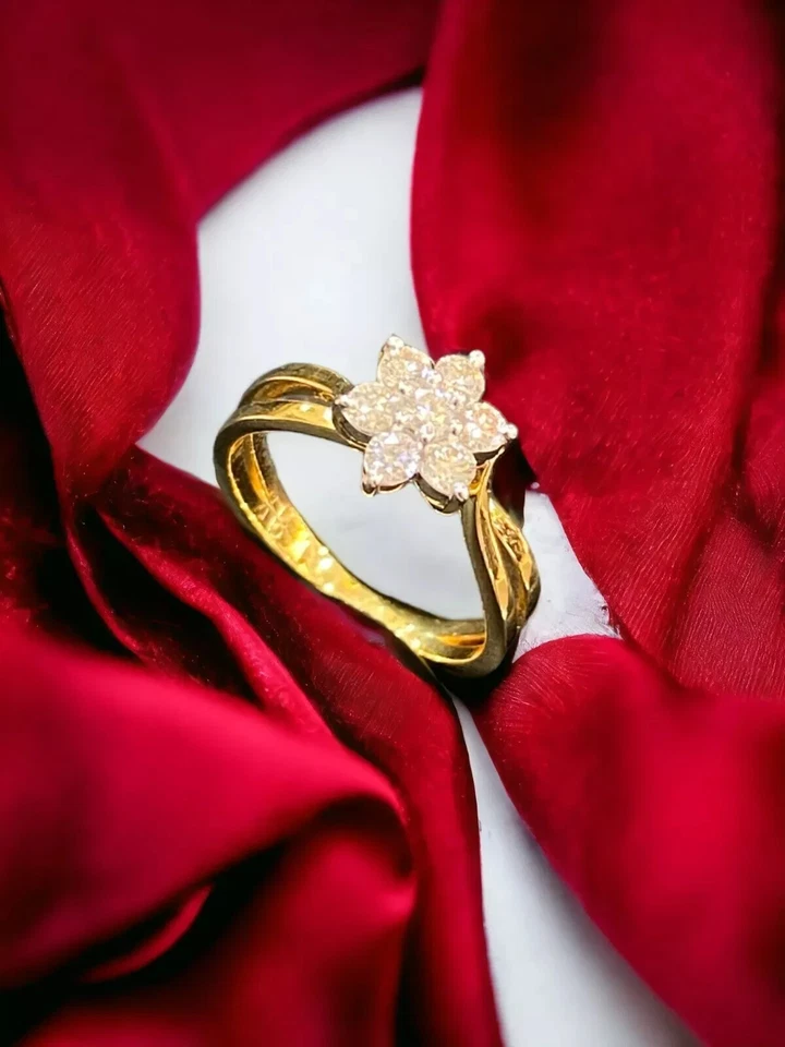 0,35 Cts Ronde Brillante Taille Diamants Floral Anniversaire Bague 18K Or jaune - Photo 3/4