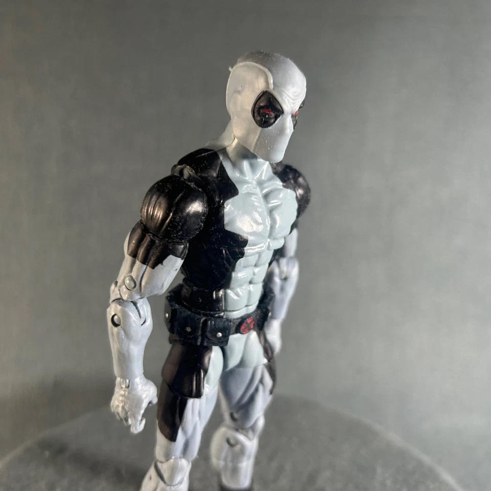 Figura de acción Hasbro Marvel Legends X Force Deadpool 6 pulgadas Foto 3 de 4