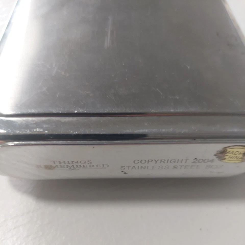 "Things Remembered" 不锈钢髋部瓶 (8 盎司) — 第 4/4 张图片