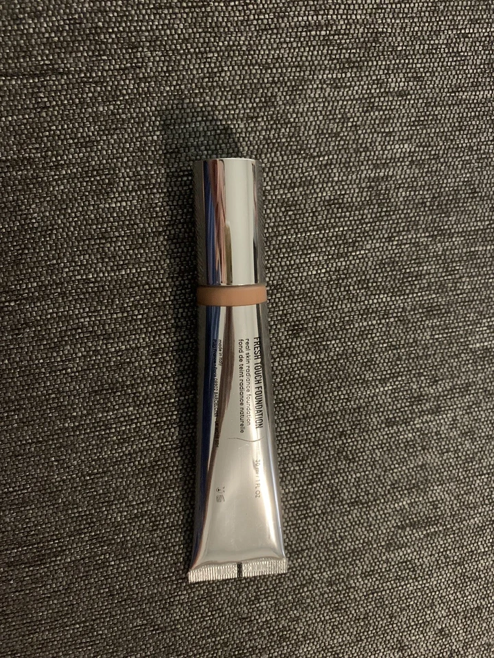 Base Rabanne Fresh Touch - Sin caja no sellada 50c Foto 2 de 4