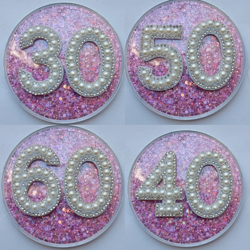 Grande 80mm Feliz Cumpleaños Holo Rosa Brillo Insignia Personalizada 18 30 40 Foto 2 de 4