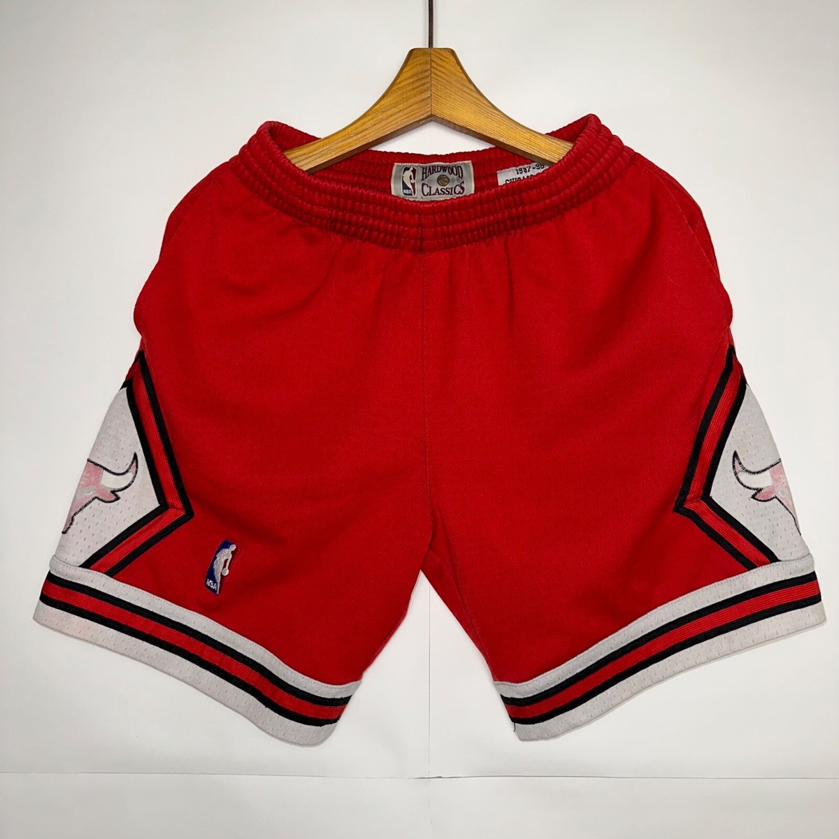 CHICAGO BULLS BASKETBALL SHORTS NBA HARDWOOD CLASSICS sz S MEN | eBay