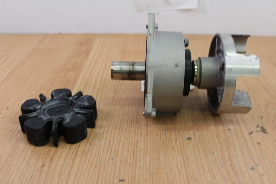 Yamaha Waverunner FX Cruiser FX140 2003 carcasa de cojinete Foto 4 de 4