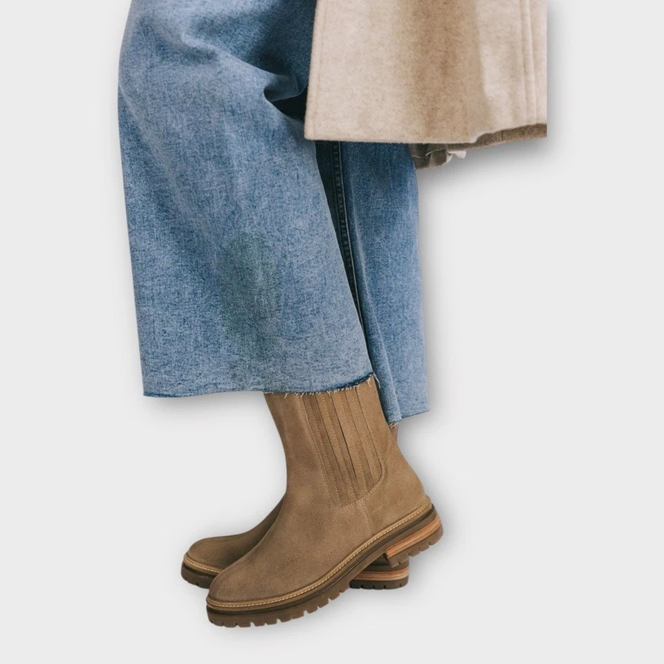 Bota Chelsea Seychelles “Cover Me Up” (Camurça Taupe) – Tamanho 7 Nova Sem Caixa - Imagem 2 de 4