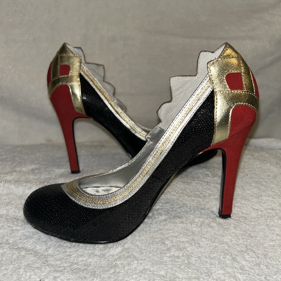 Oh…Deer! Woman’s Sequin Multi-texture Pump,SZ: 6M, Preowned, Blk, Red Suede,Gold - Image 4 of 4