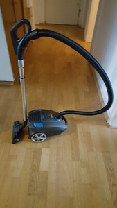 Koenic Bodenstaubsauger mit Beutel plus 8 neue Staubsaugerbeutel