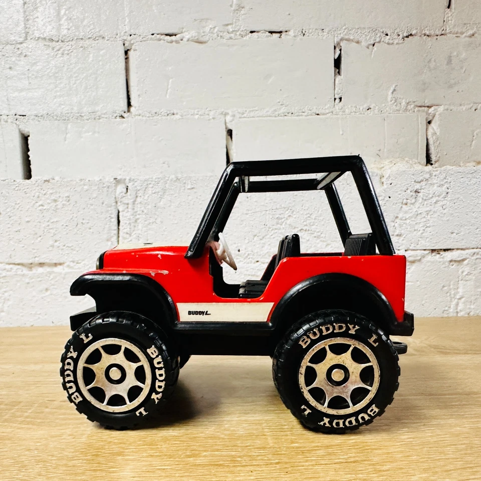 Vehículo Jeep Wrangler Renegade Buddy L rojo de colección hecho en acero prensado de Macao Foto 3 de 4