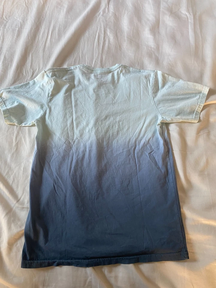 Camiseta Volcom ajuste moderno azul-petróleo a azul degradê juvenil GG - Imagem 2 de 3