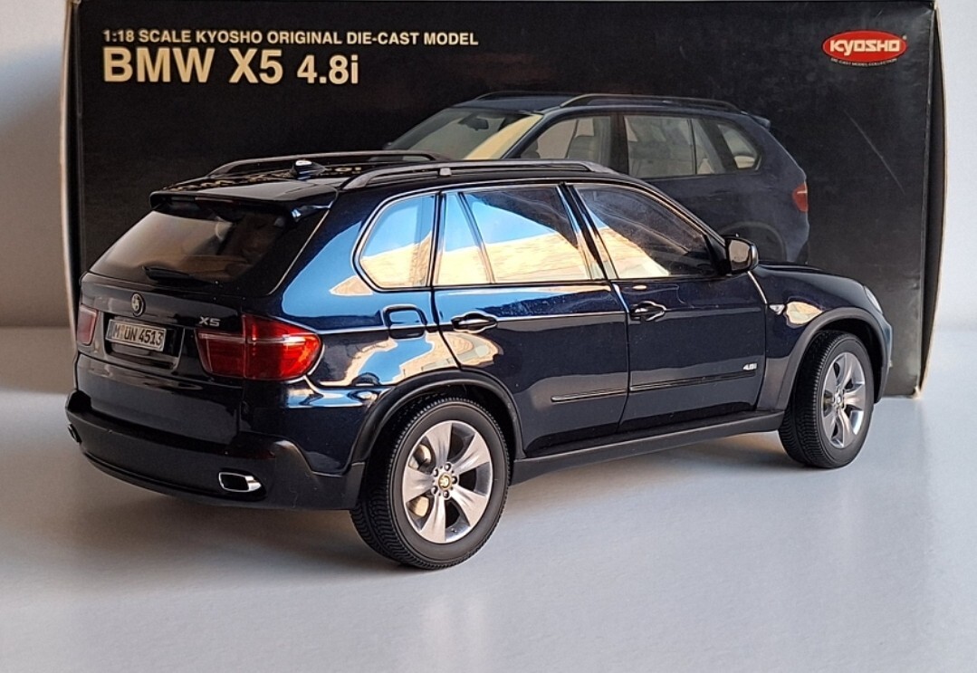BMW X5 4.8i (E70) 2007 Met Black 1:18 Kyosho 08752BL Diecast Model
