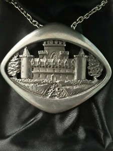Vintage Ceard Made In Scotland Inveraray Pewter Pendant Necklace.
