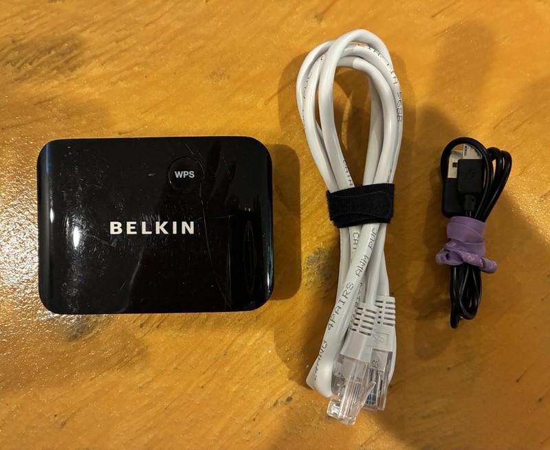 Belkin Universal Wireless HDTV Adapter FYD4555v1 - COMPLETE