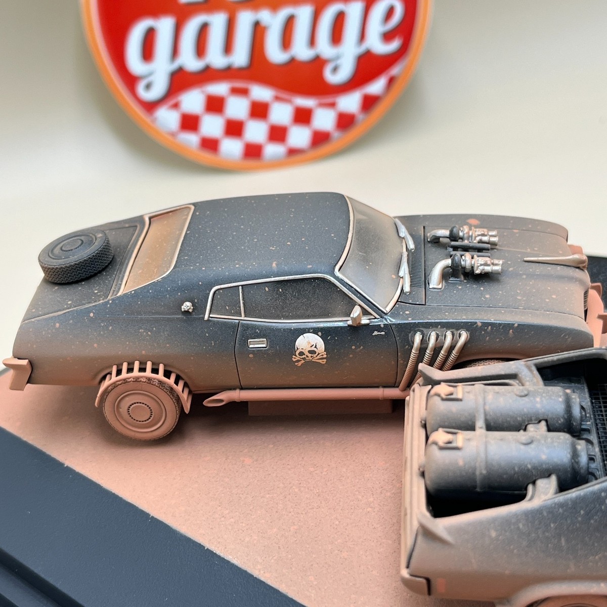 AUTOart 1/43 MAD MAX 2 The Road Warrior INTERCEPTOR Enemy