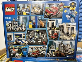 LEGO City: Police Station (60141) Modular Building Set Sealed Retired
