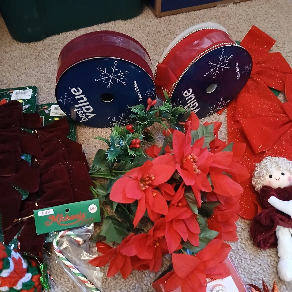 Gran Lote de Suministros de Artesanía de Navidad - Arcos, Cintas, Adornos, Medias, Decoración Foto 4 de 4