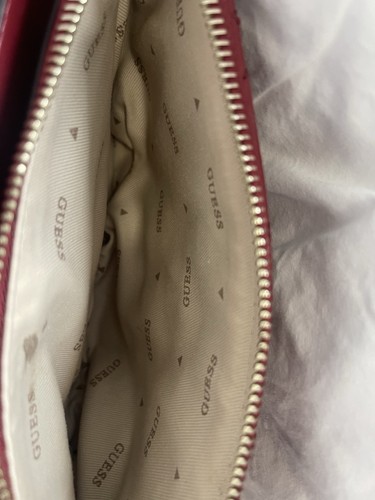 Guess Crossbody - Picture 6 of 7