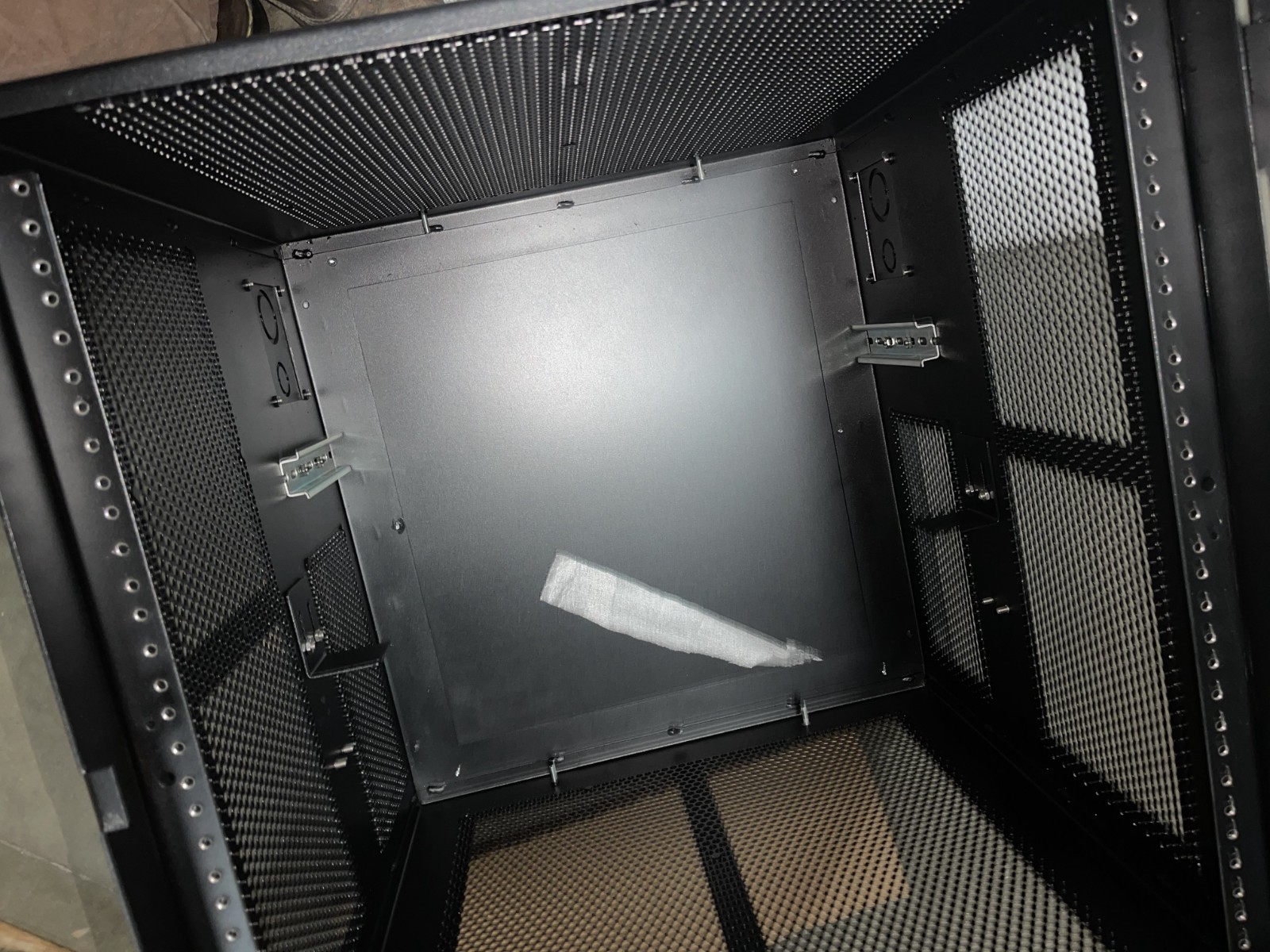 Hoffman 21" x 21" x 20" Wall Mounted Enclosure Cabinet Rack A30N24BLP/SPL