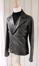 Giacca da motociclista Reiss Brando in pelle nera etichetta piccola vestibilità slim media 