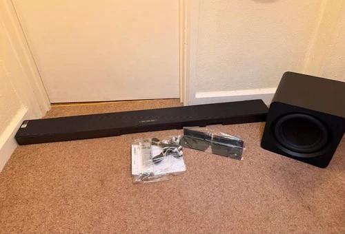 Samsung Hw Q700F Soundbar Wireless Subwoofer brand new, tiny chip on soundbar