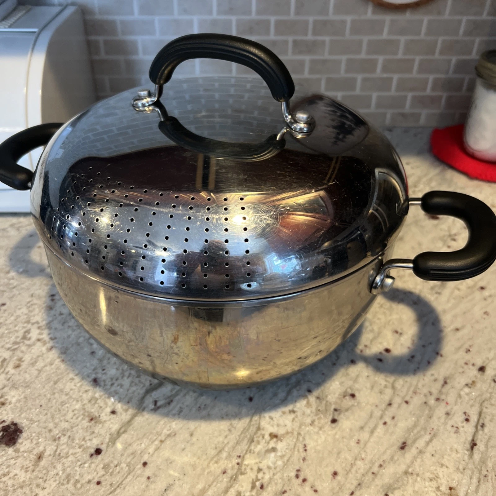 Circulon 5.5 Qt Covered Food Release System Vented Large Pot Locking. Lid