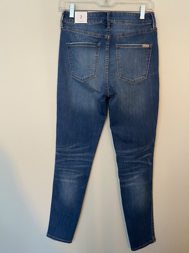 NWT $89 White House Black Market High Rise Destructed Skinny 570276850 Sz 2R - Picture 5 of 9