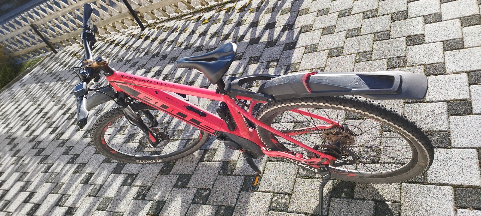 Bild 1 von 2