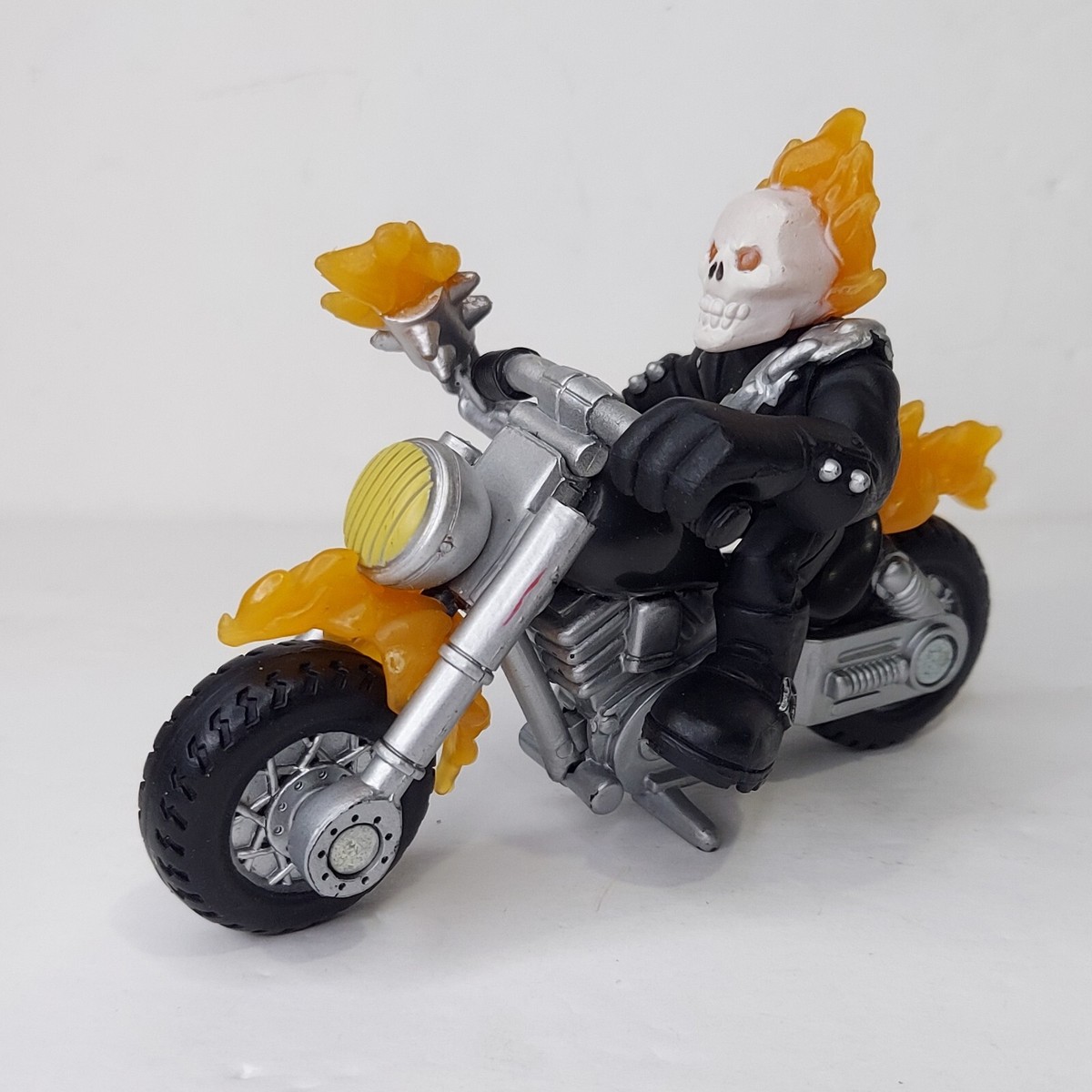MARVEL GHOSTRIDER フィギュア Amazon.com: Hasbro Marvel Universe Ghost Rider Action Figure