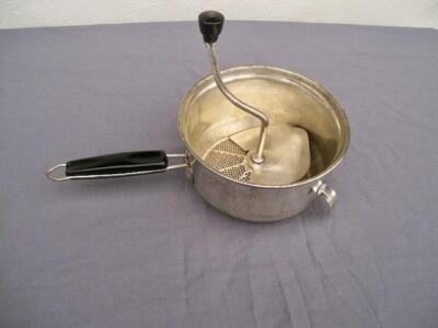 VINTAGE FOLEY FOOD MILL 7'' BLACK HANDLE JUICER MASHER RICER STRAINER