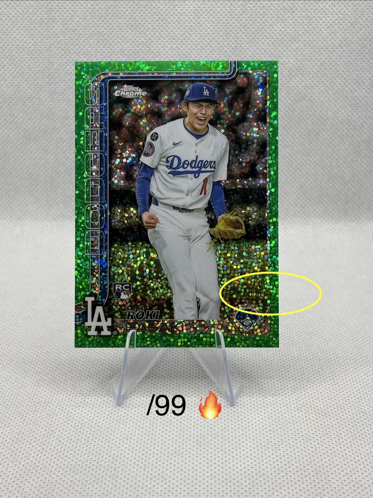 2025 Topps Chrome Roki Sasaki RC Green Speckle Image Variation /99 Dodgers #217
