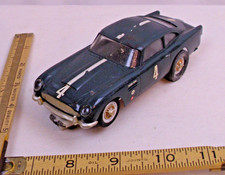 REVELL ASTON MARTIN DB5 SLOT CAR IN GREEN 1:32 1960s