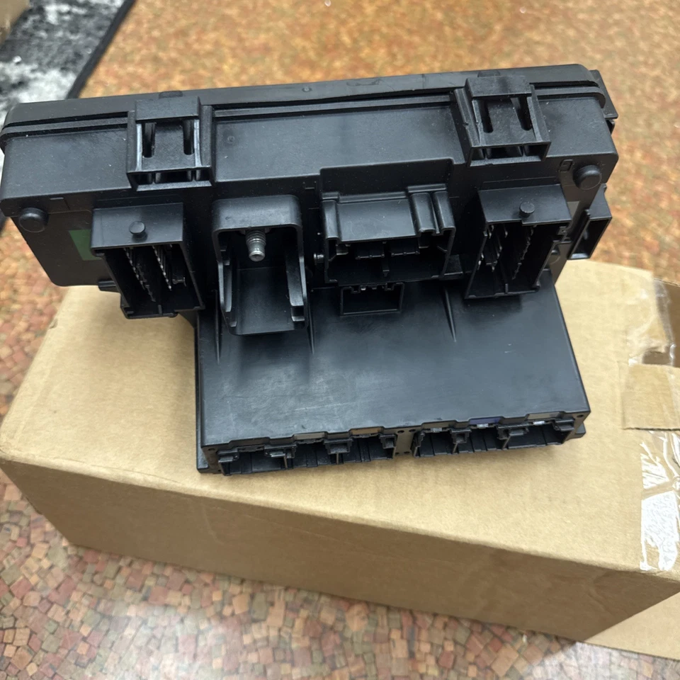 Cardone 731543 Remanufactured Totally Integrated Power Control Module - Image 2 of 3