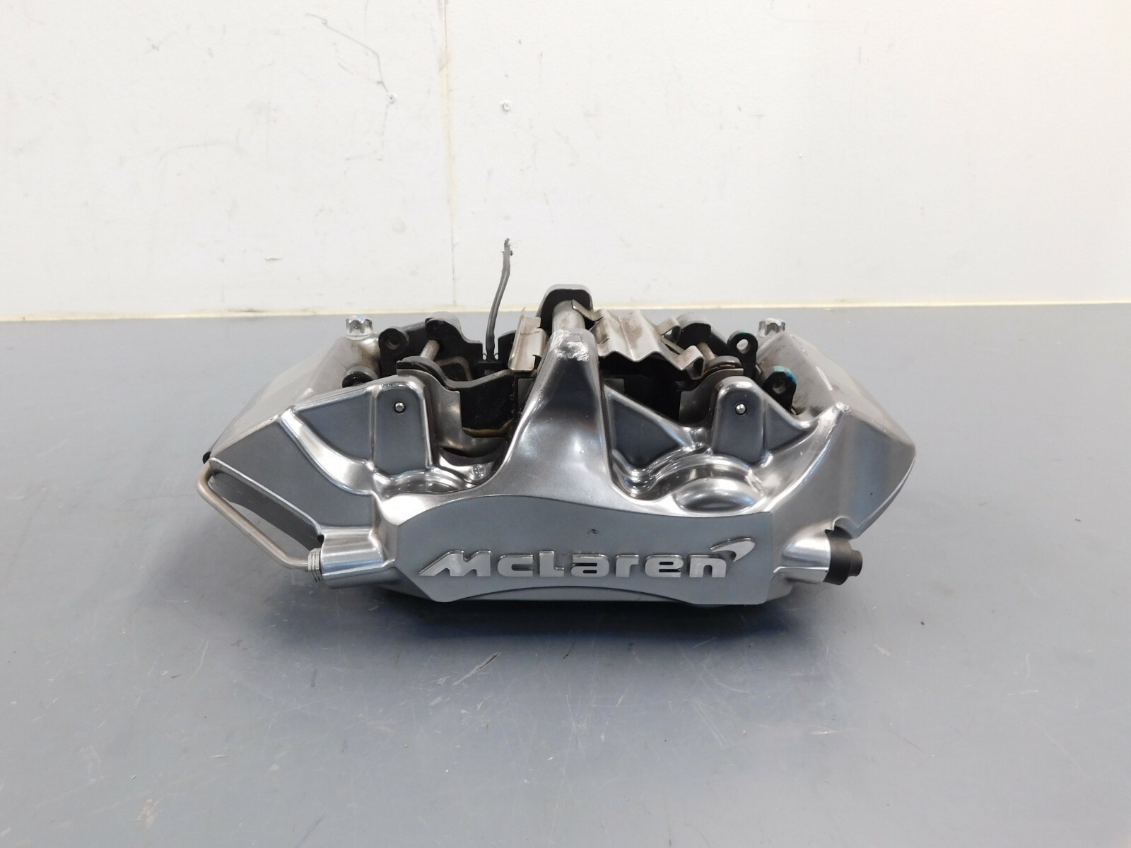 2020 18 19 McLaren 720S Right Front Carbon Ceramic Brake Caliper #5353 B7