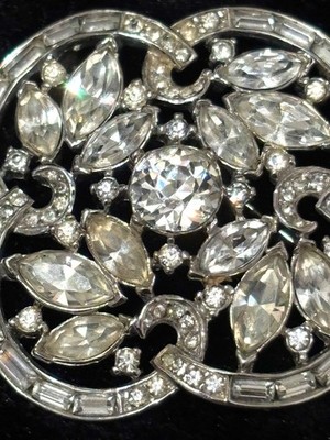 Dazzling Vintage Rhinestone crystals Trifari Crown Brooch 