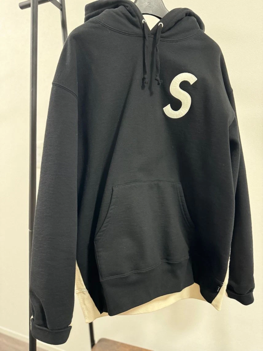 Sweat à capuche fendu noir logo Supreme S