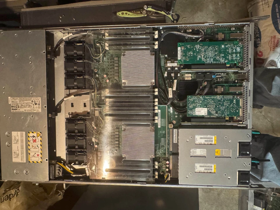 EMC KYBFP E5-2658(x2) @2.1GHz 256GB RAM NO HDD w/ Rails USED - Image 4 of 4