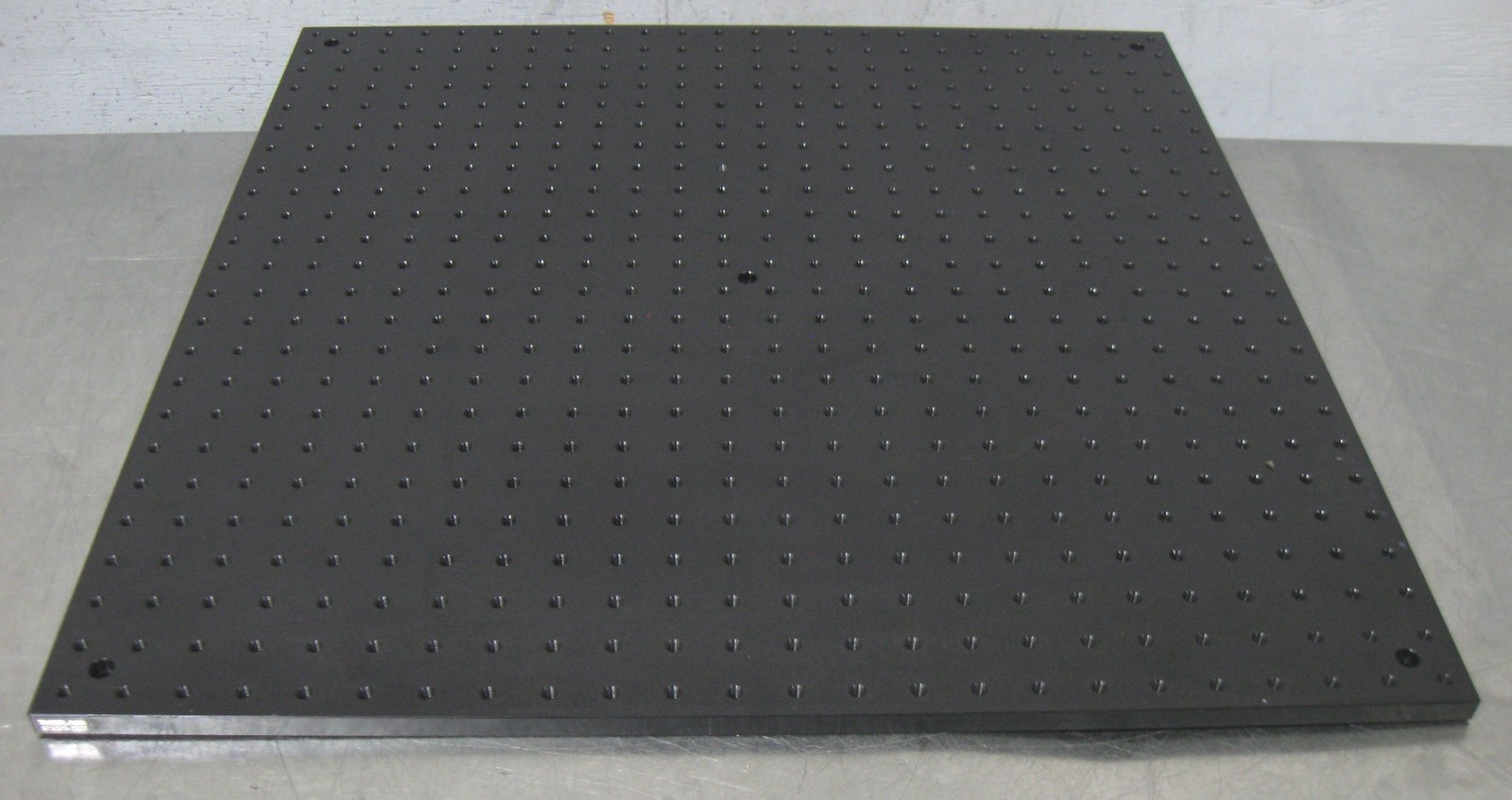 C201182 Thorlabs Laser Optical Breadboard 24" x 24" x 1/2" (1/4-20 Threads)
