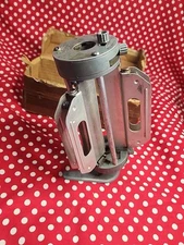 THE THOMPSON HAWKEYE FEATHERS CO ARROW FLETCHING JIG WITH STRAIGHT FLETCH CLAMPS