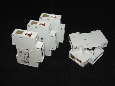 SIEMENS 5SX2-C4 CIRCUIT BREAKER