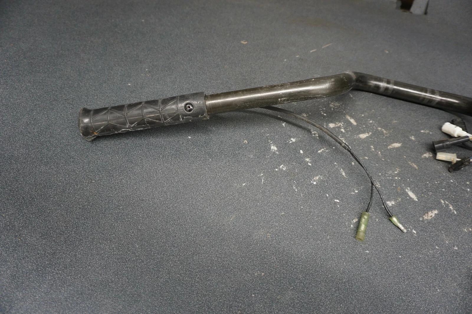 2005-2007 Yamaha OEM Handlebar Ass'y w/ RH Control Switch Throttle Vector RS