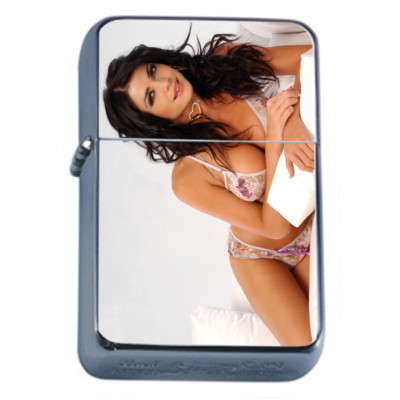 Colombian Pin Up Girls D9 Flip Top Oil Lighter Wind Resistant 