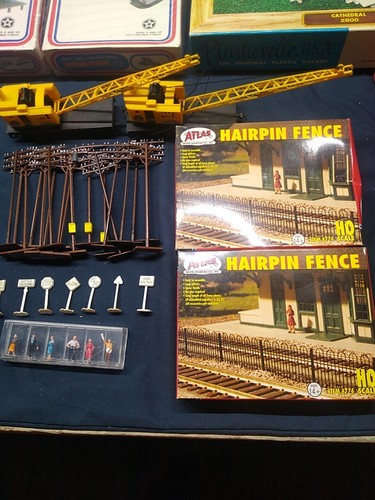 HO Scale Large Lot Freight Cars Track Wire Pipe Loader Fence Bridges Houses L/N - Picture 4 of 21