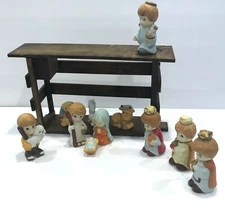 Nativity Vintage Hand Painted Ceramic 12 Pieces Musical Manger Christmas Holiday