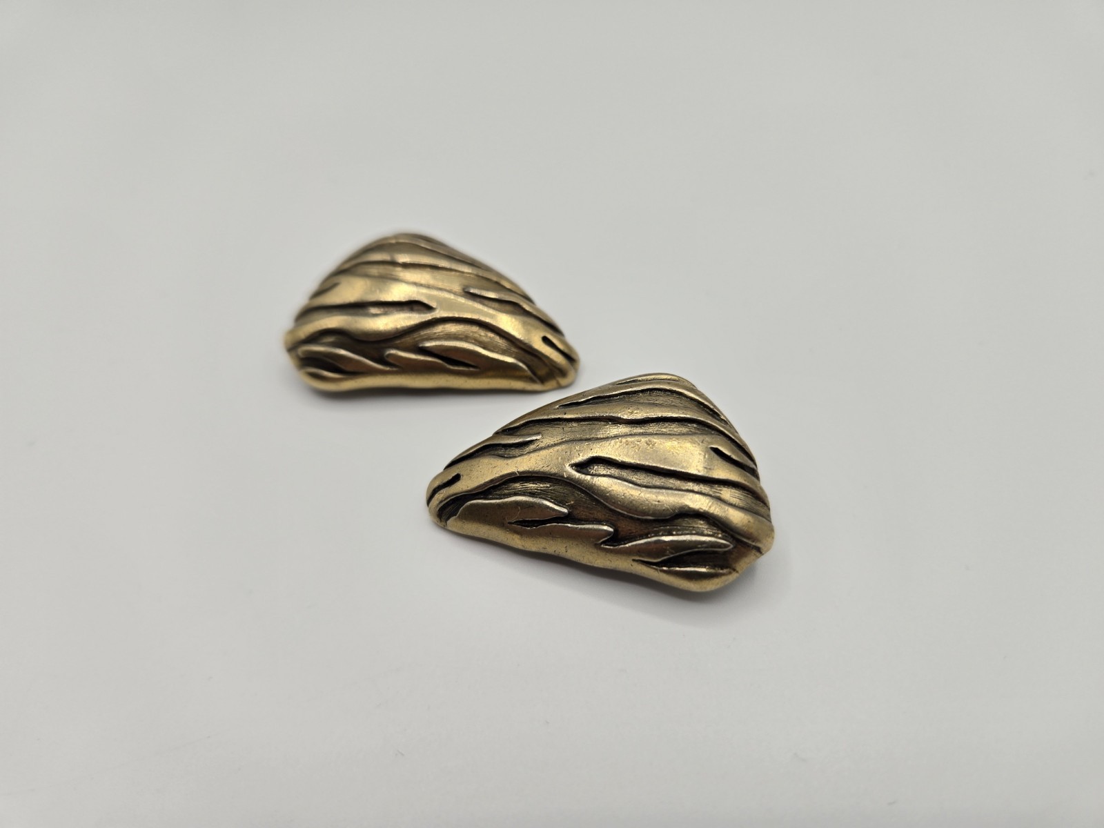 Vintage Trifari Chunky triangular Shape Earrings … - image 4