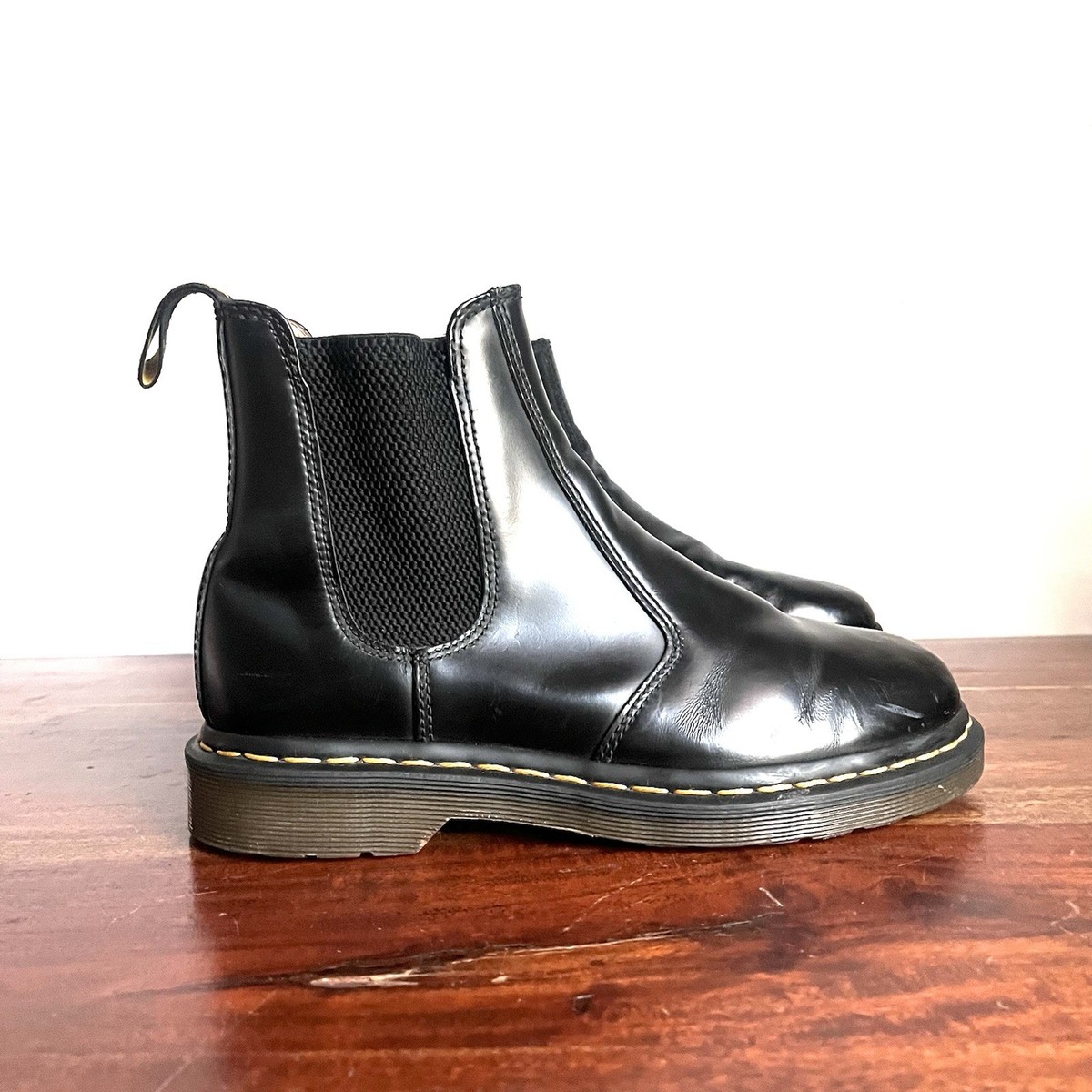 Dr. Martens 2976 Chelsea Boot Black Smooth Leather Men Size 7 US