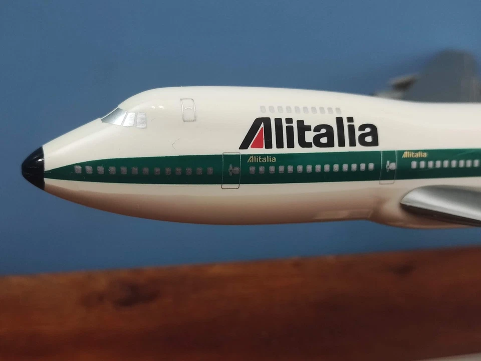 MODELLINO AEREO ALITALIA BOEING 747-200 PLASTICA SCALA 1/250 VINTAGE - JUMBO JET - Immagine 4 di 4